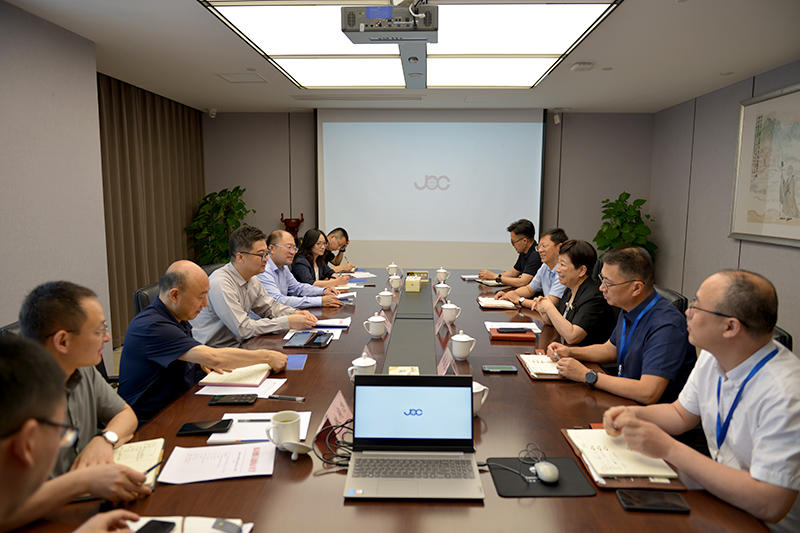 政企聚力謀新篇  共啟發(fā)展新機遇 ——建鄴區(qū)區(qū)長賈晨率隊考察調(diào)研技術(shù)公司